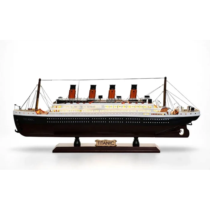 Özel Tasarım Ahşap Işıklı Titanik Gemi TKN4614