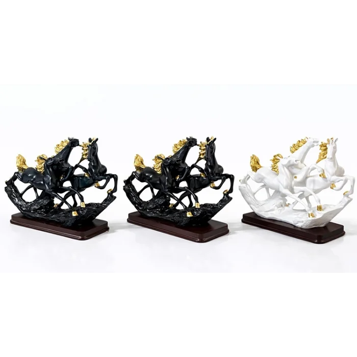 Polyester 3Lü Şahlanmış At Figürü TKN1627