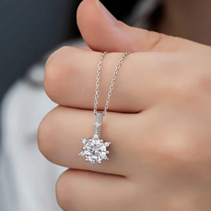 Supertrend ​gümüş Çiçek Desenli Kadın Kolye