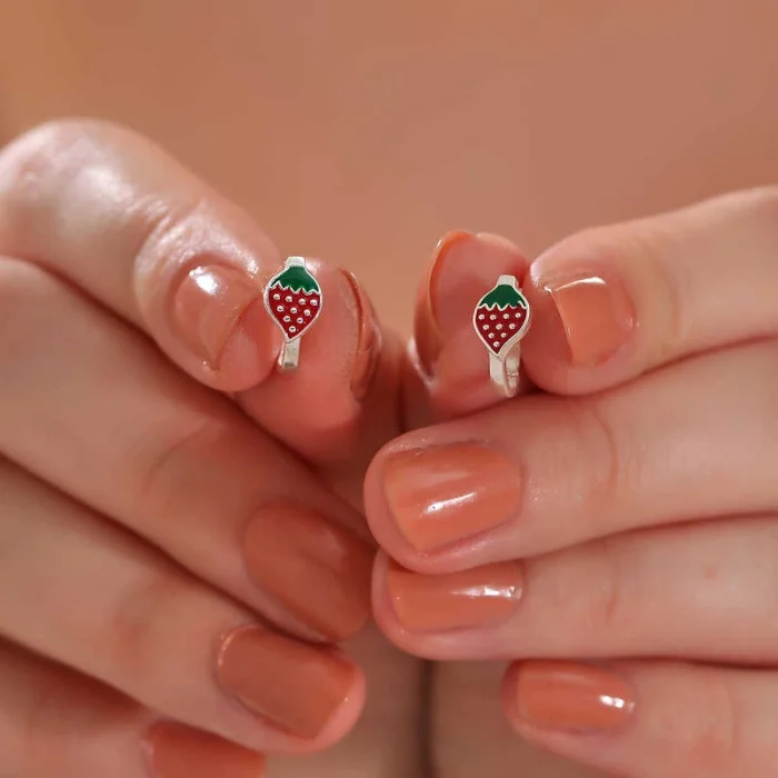 Supertrend Gümüş Çilek Çocuk Küpesi