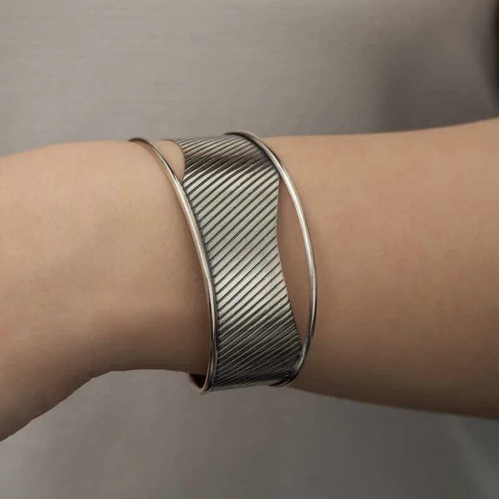 Supertrend Gümüş Eskitme Desenli Bayan Bilezik