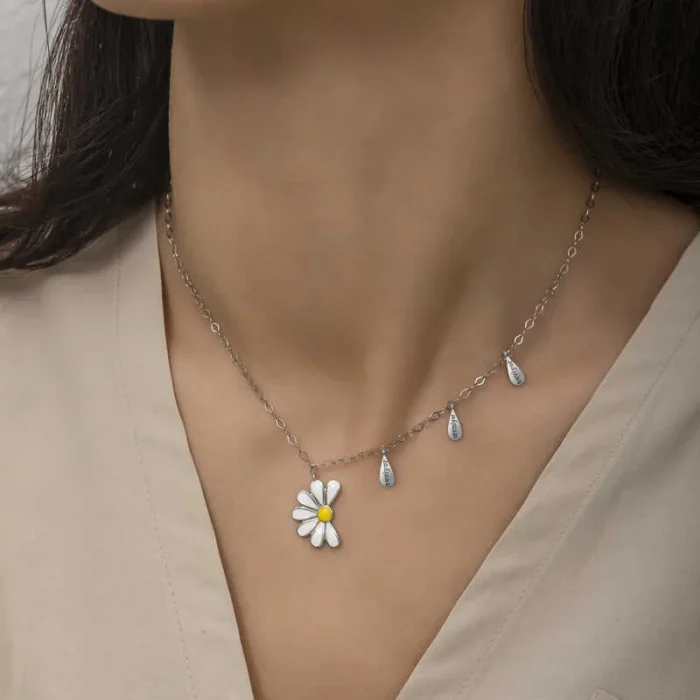 Supertrend Gümüş Rodyum Papatya Seviyor Sevmiyor Bayan Kolye