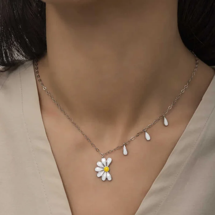 Supertrend Gümüş Rodyum Papatya Seviyor Sevmiyor Bayan Kolye