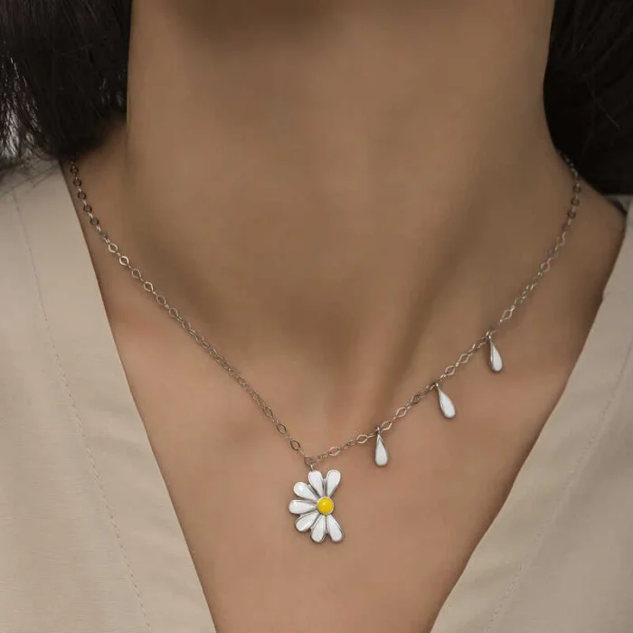 Supertrend Gümüş Rodyum Papatya Seviyor Sevmiyor Bayan Kolye