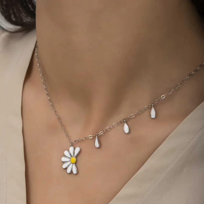 Supertrend Gümüş Rodyum Papatya Seviyor Sevmiyor Bayan Kolye