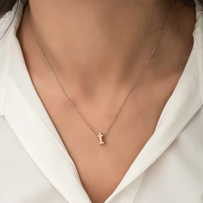 Supertrend Gümüş Rose 3 Boyutlu İ Harf Bayan Kolye