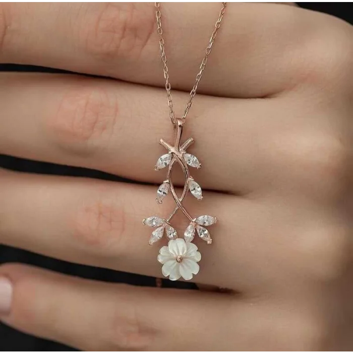 Supertrend Gümüş Rose Beyaz Bahar Çiçeği Kolye