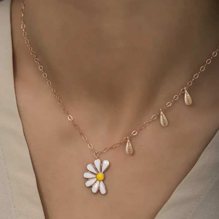 Supertrend Gümüş Rose Papatya Seviyor Sevmiyor Bayan Kolye