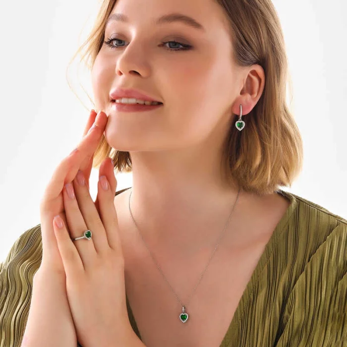 Supertrend Gümüş Yeşil Taşlı Kalpli Kadın Set