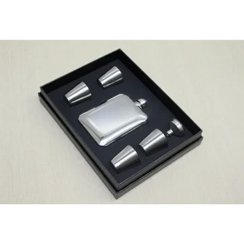 4 Shot Bardaklı Matara Seti TKN3907