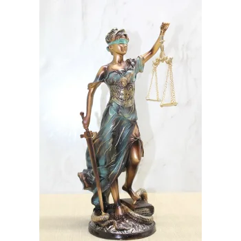 Polyester Adalet Figürü TKN4423