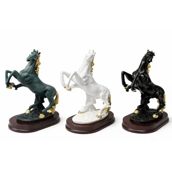 Polyester Şahlanmış At Figürü  TKN1625