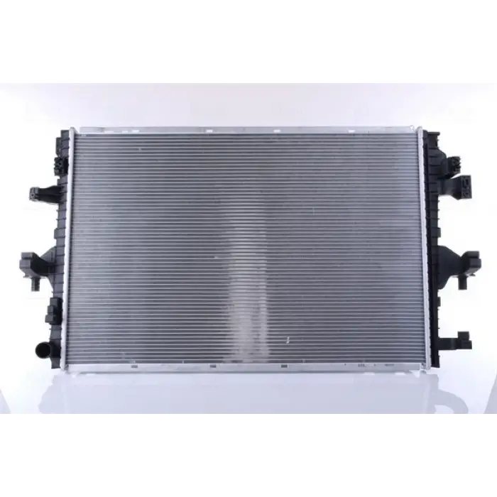 VW T7 2.0 TDI 2015- Su Radyatörü Brazing MT AT 710X470.5X26 MM 7E0121253D Wisco
