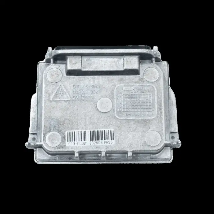 Volkswagen Scirocco Passat 2005-2011 Far Beyni Xenon Sol Sağ 63117180050 Wisco