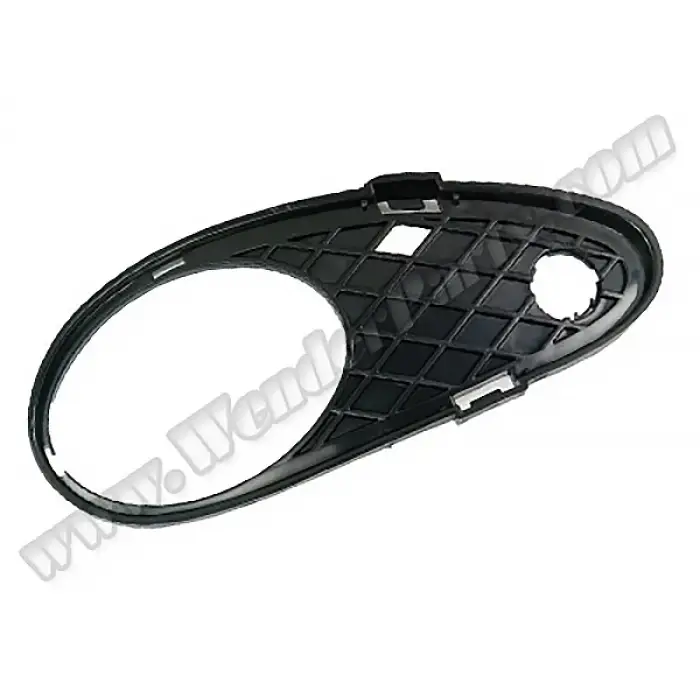 Tampon Izgarası W203 Ön Sağ; Kapalı 2000-04