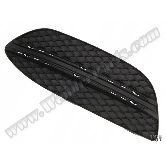 Tampon Izgarası W205 Ön Sol; Kapalı -Avg-