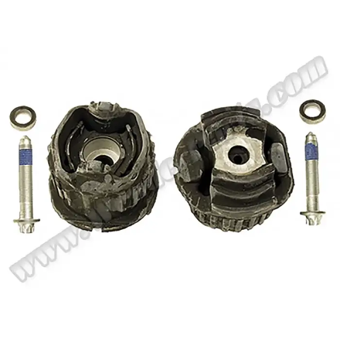 Travers Takozu (Tm Tk) W210 Arka; Arka Taraf