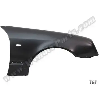 Çamurluk C208-CLK Ön Sağ; Delikli, Sac 1997-02