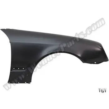 Çamurluk C208-CLK Ön Sağ; Deliksiz, Sac 1997-02