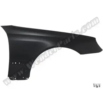 Çamurluk C209-CLK Ön Sağ; Deliksiz, Sac 2002-09