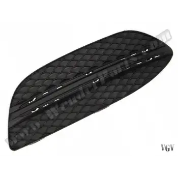 Tampon Izgarası W205 Ön Sağ; Kapalı -Avg-