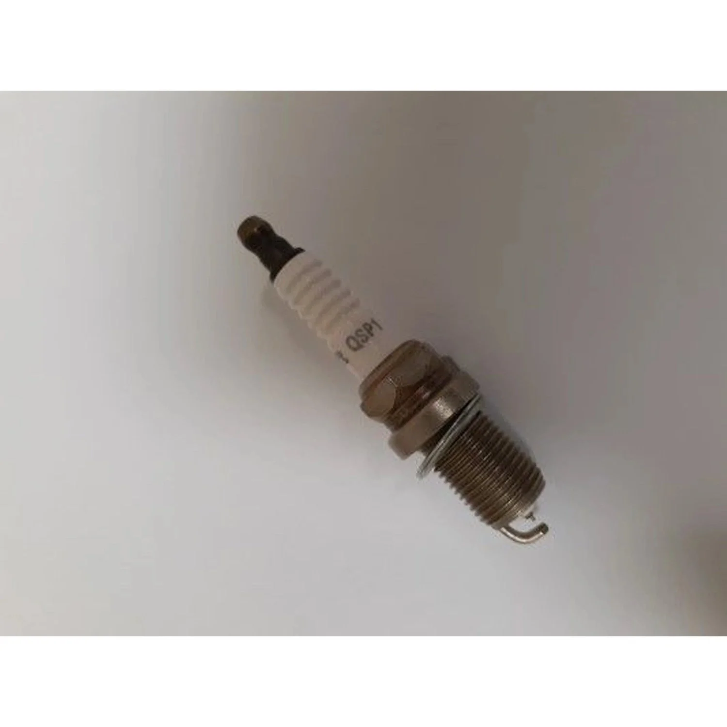 Opel Astra J Insignia 2012- Spark Plug Opel Astra J Corsa D E Insignia A Mokka Chevrolet Cruze Trax 1.4 16V 55576026 Bosch