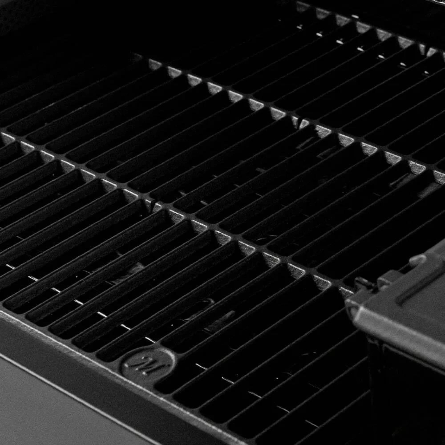 AutoIgnite Serisi 545 Kömürlü Smoker Mangal