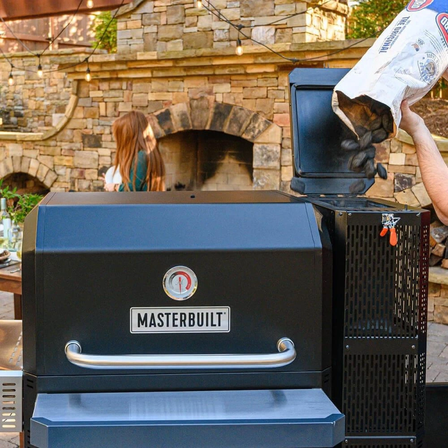 Gravity Serisi 1050 Dijital Kömürlü Smoker Mangal