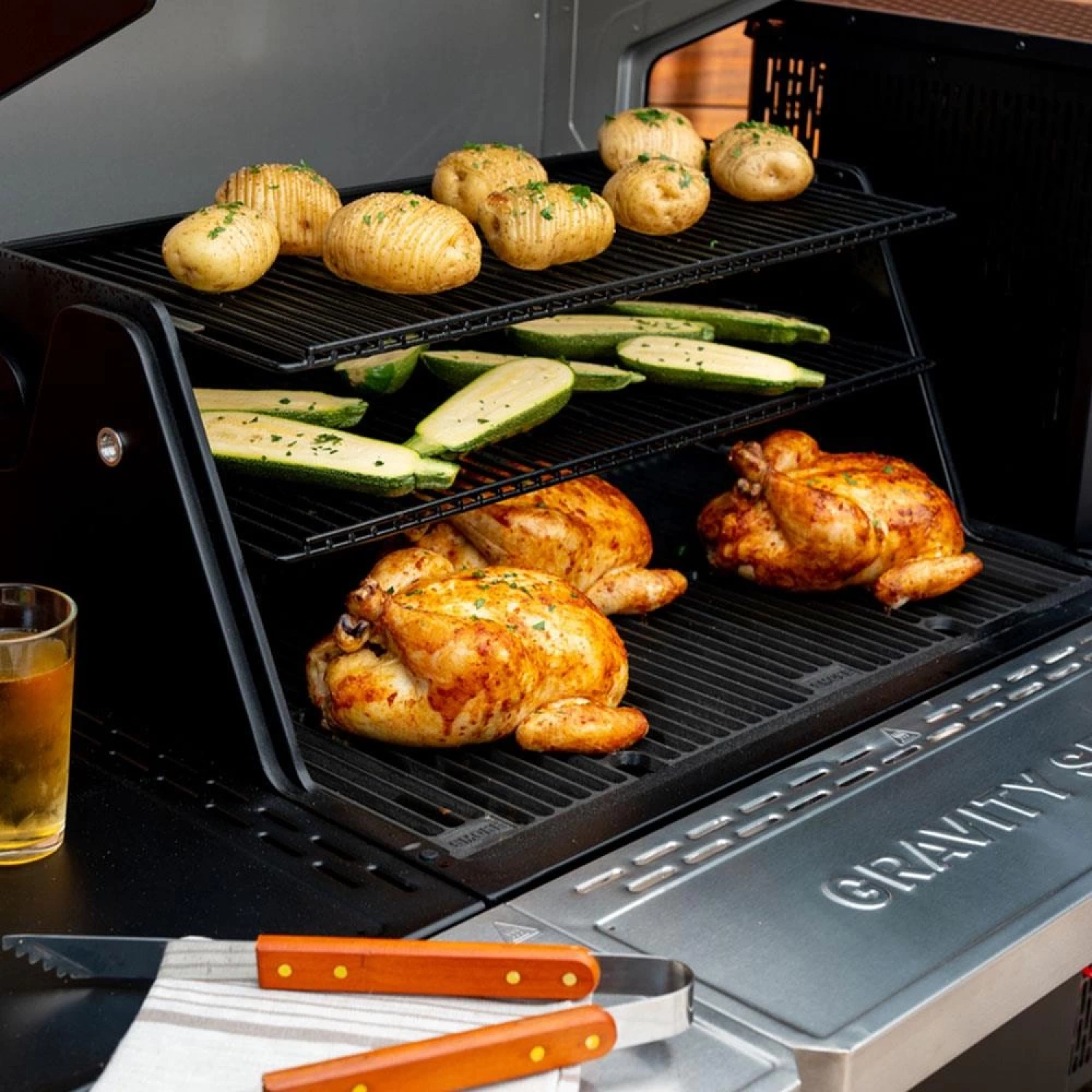 Masterbuilt Gravity Serisi 1150 Dijital Kömürlü Smoker Barbekü | Kömürlü Smoker Mangal