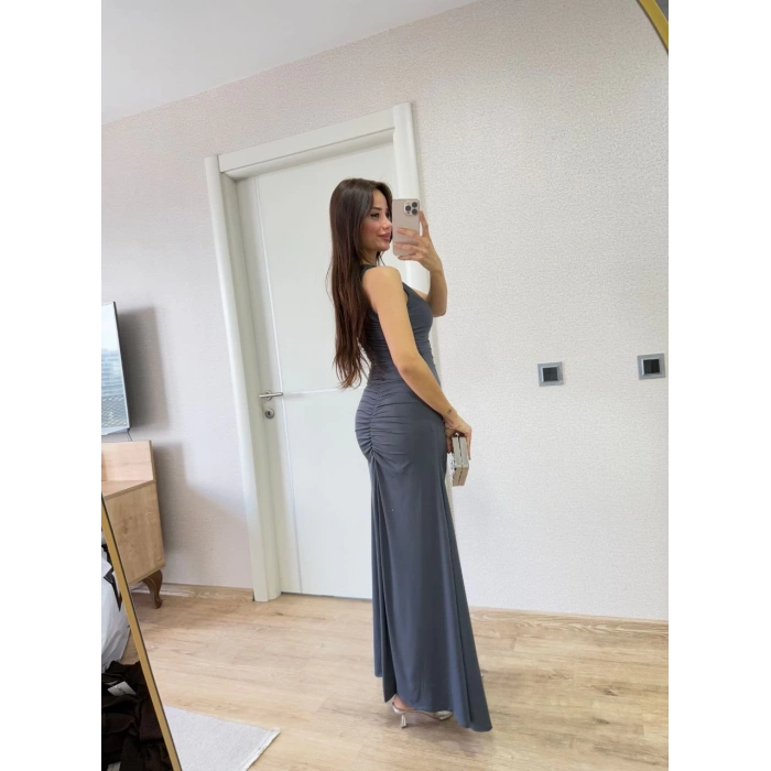 Bürümcük Kumaşlı İçi Astarlı Üzgülü Kolsuz Büzgülü Uzun Elbise - Füme