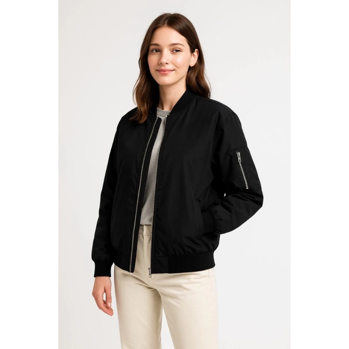 Kadın Bomber Mont Ceket – Fermuarlı, Kapitone İçi Astarlı, Su İtici Kumaş, Regular Fit, Yandan Cepli, Günlük Bahar & Kış Şık Rahat Stil - Siyah