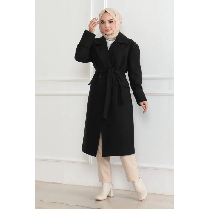 Kadın Kaşe Kaban – Uzun Boy Kruvaze Yaka, Kuşaklı Tesettür Kışlık Kaban, Astarlı Şık Yünlü Dokuma Oversize Rahat Kalıp, Cepli Modern Kaşe Mont Modeli - Siyah