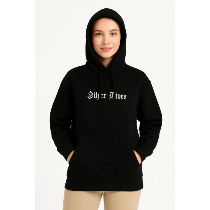 Kadın Kapşonlu Sweatshirt – Oversize Üç İplik Şardonlu Hoodie, “Other Lives” Ön & Arka Baskılı, Kanguru Cepli, Kışlık Rahat Günlük Stil- Siyah