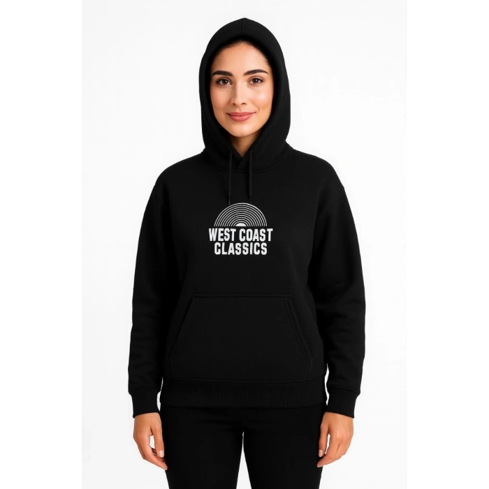 Kadın Kapşonlu Sweatshirt – Oversize Üç İplik Şardonlu Hoodie, “West Coast Classics” Ön & Arka Baskılı, Kanguru Cepli Kışlık Günlük Stil - Siyah