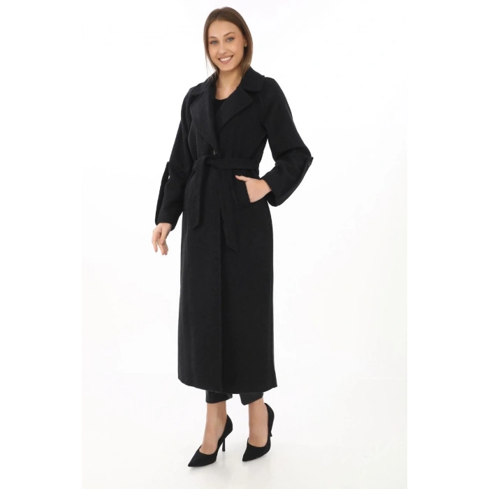 Kadın Uzun Kaşe Kaban – Yünlü Dokuma Kaşmir Kumaş, Kruvaze Yaka, Kuşaklı Astarlı Tesettür Uyumlu Şık Kışlık Siyah Model - Siyah