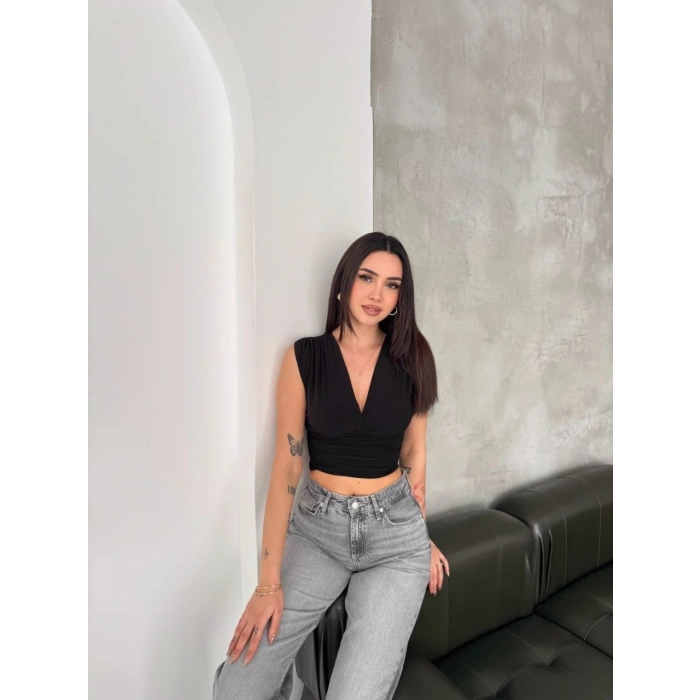 Kadın Vatkalı Kolsuz V Yaka Drapeli Crop Bluz Likralı Fit - Siyah