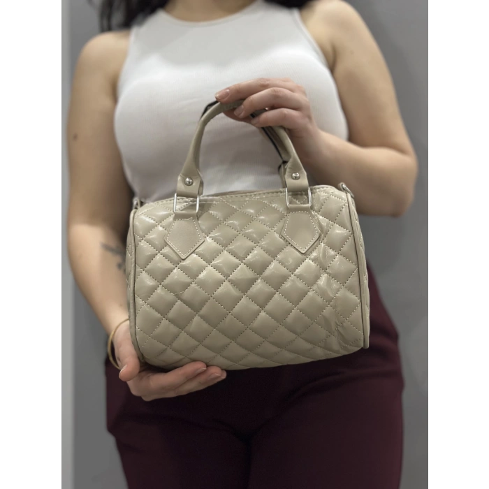 Kapaksız kapitone bej cilt çanta