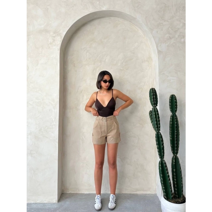 Kemer detaylı gabardin şort bej s25289