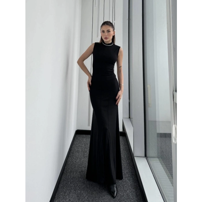 Kolsuz Yarım Bogazlı Uzun Elbise- Siyah