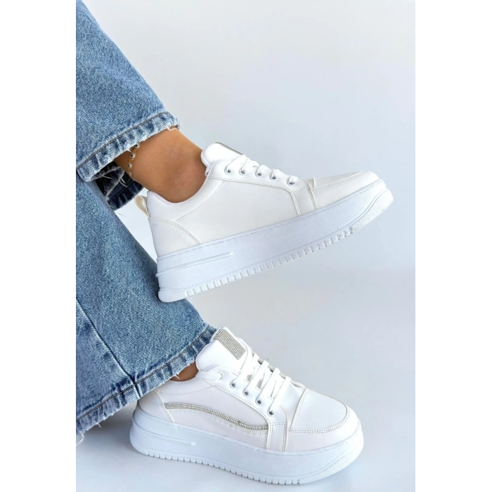 Natte Beyaz Cilt Bağcıklı Spor Ayakkabı