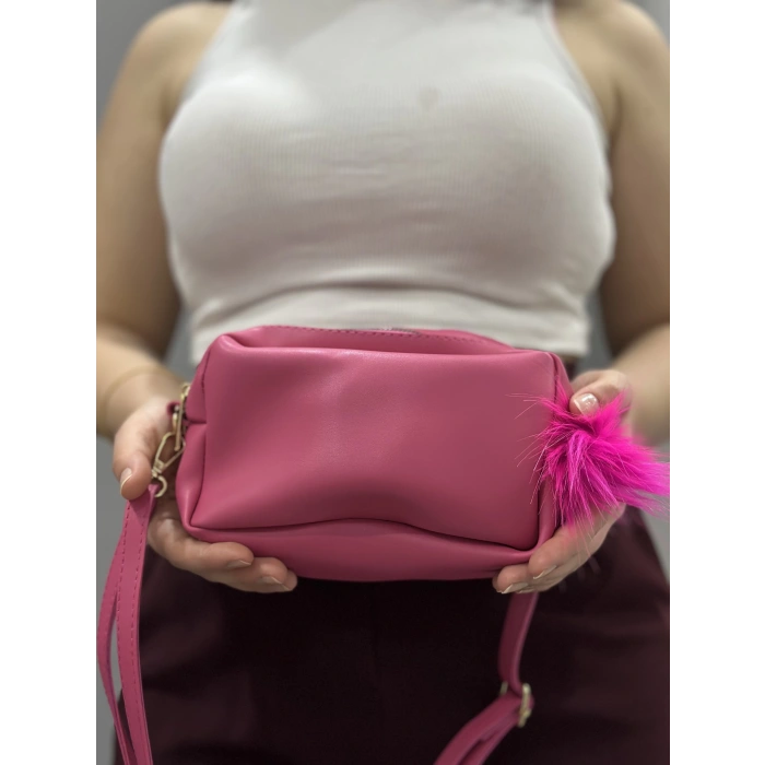 Ponpon fuşya cilt çanta