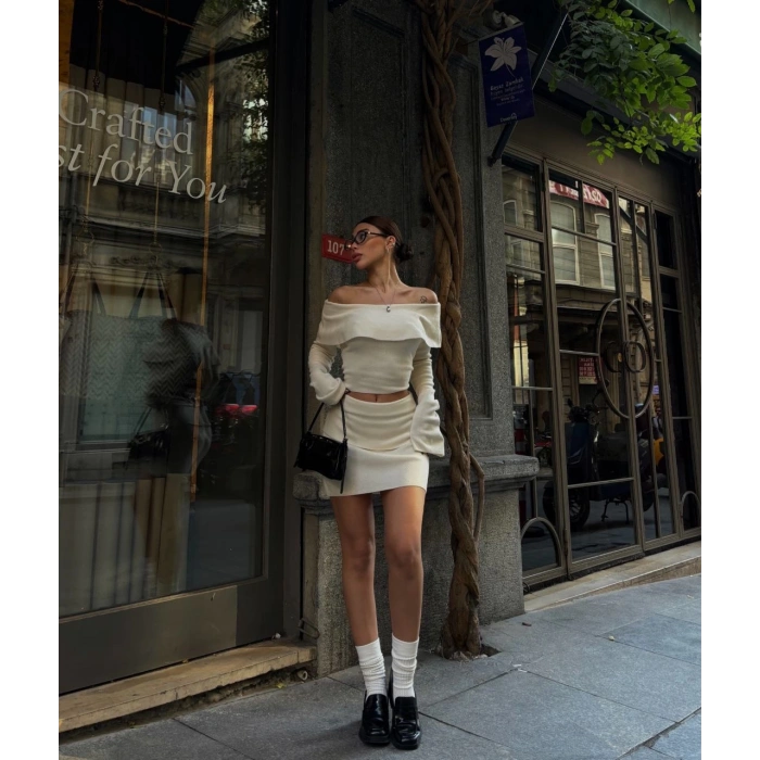 Straplez , Madonna , Carmen Yaka Croplu Mini Etekli ikili Takım Triko - Beyaz