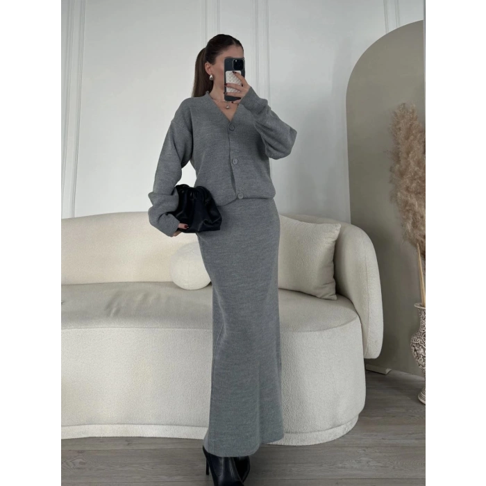 V Yaka 3 Düğmeli Hırka Takım Triko İkili Etekli - Gri