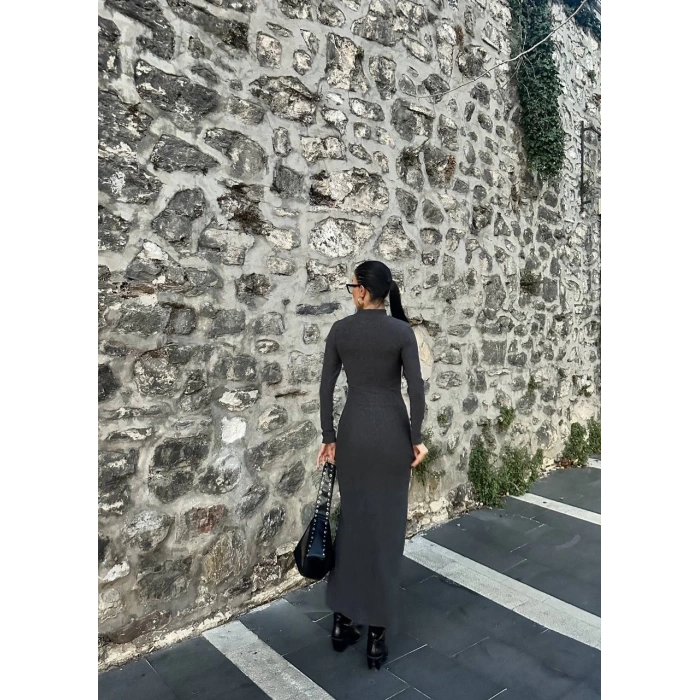 Yırtmaçlı kalın bürümcük uzun elbise siyah