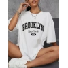 Brooklyn Harf Baskılı Düşük Omuzlu T-shirt, Rahat Kısa Kollu Bol T-shirt, Kadın Giyim - Beyaz