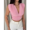 Kadın Vatkalı Kolsuz V Yaka Drapeli Crop Bluz Likralı Fit - Pembe