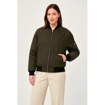 Kadın Bomber Mont Ceket – Fermuarlı, Kapitone İçi Astarlı, Su İtici Kumaş, Regular Fit, Yandan Cepli, Günlük Bahar & Kış Şık Rahat Stil - Haki