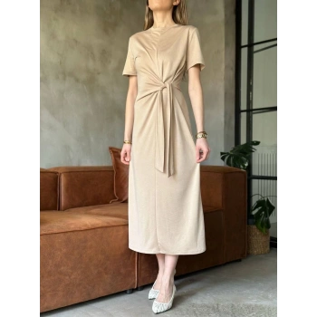 Osy Modal Yumuşak Dokulu Kumaş Yandan Bağlamalı Elbise - Bej