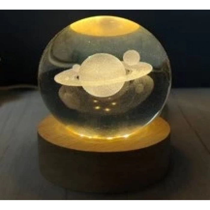 Dekoratif Satürn Tasarımlı Ahşap Altlıklı Işıklı Cam küre Cam:6cm Ahşap:2cm