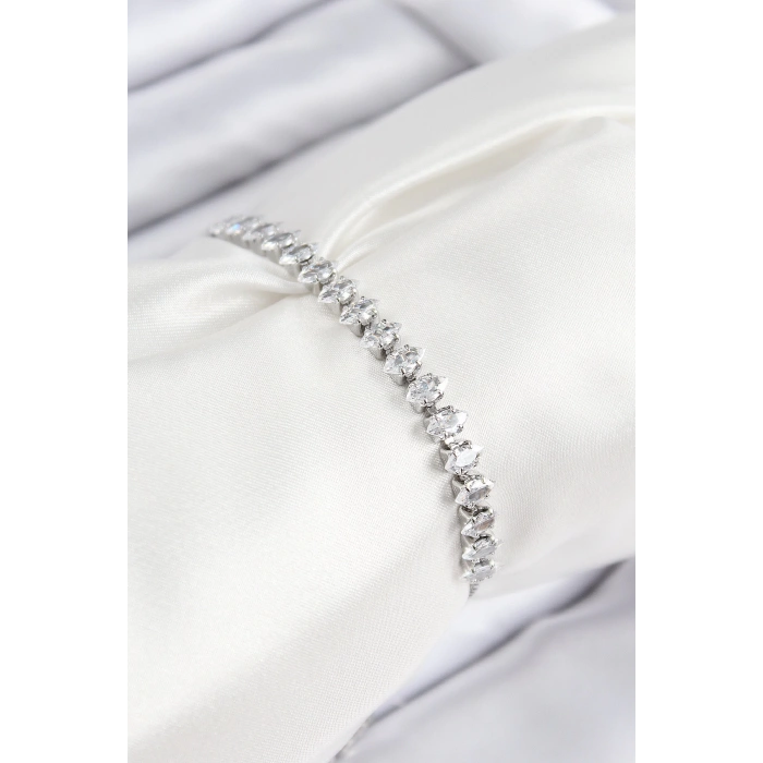 Pirinç Zirkon Taşlı Damla Model Gümüş Renk Asansörlü Kadın Bileklik